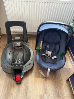 Autosedačka Britax Römer babysafe isense s otočnou základnou - 12