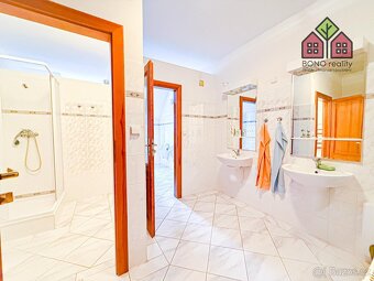 Víceúčelový areál, RD, kanceláře, bazén, vedlejší stavby, pa - 12