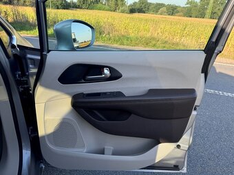 Chrysler Pacifica 3,6 RU Čocka Adapttemp 2020 - 12