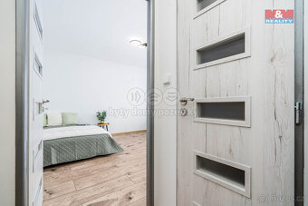 Pronájem bytu 1+kk, 35 m², Hradec Králové, ul. Třebechovická - 12