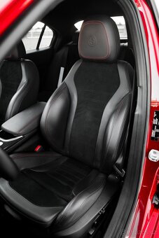 Alfa Romeo Giulia Veloce Ti Sport Q4 - 12