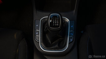 Hyundai i30 Kombi 1.4 T-GDI (140 koní) - manual - 12