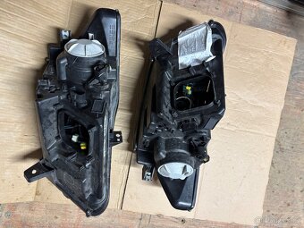 Ford mustang světla, basák Kicker, display - 12