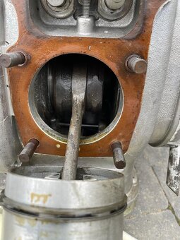 Originální nové motory z vojenského depozitu Dněpr K750 - 12