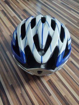 Cyklistické helmy - 12