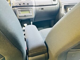 ŠKODA FABIA 1.2 i BENZÍN KLIMA ALU KOLA NAJETO JEN 64 TIS KM - 12