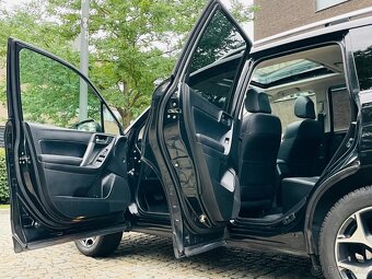 Subaru Forester 2.0i 4x4 AUTOMAT 1.MAJITEL TAŽNÉ SERVISKA - 12