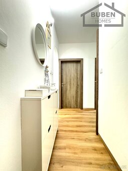 Vybavený byt 2+1 (60 m2) s lodžií  po rekonstrukci s garáží  - 12