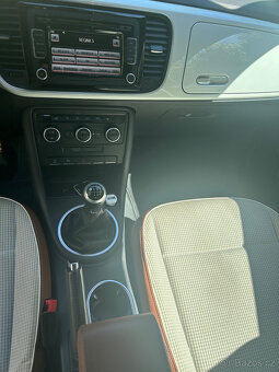 Volkswagen Beetle Cabrio 1.6 TDI Design - 12
