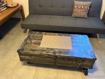 Odkládací stolek na kolečkách - 12