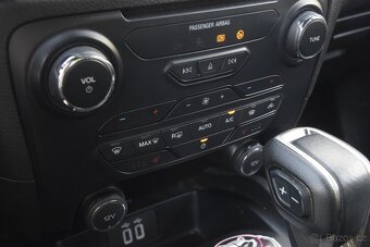 Ford Ranger Raptor THUNDER - 12