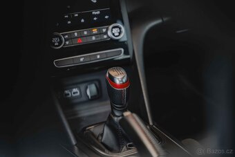 Renault Mégane RS-Trophy-1.m-R19 - 12