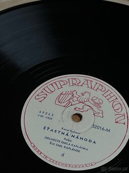 Skříňový gramofon s radiem - 12