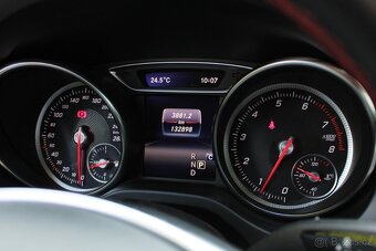 Mercedes-Benz CLA Kupé 180 AMG Line A/T - 12