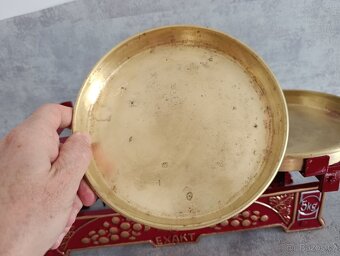 Staré 5kg dvoumiskové váhy EXAKT po renovaci. Puvodni misky - 12
