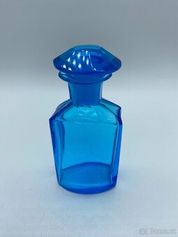 Sběratel nabízí staré lékárenské dózy - 12