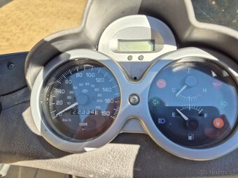 Piaggio Beverly 250 - 12