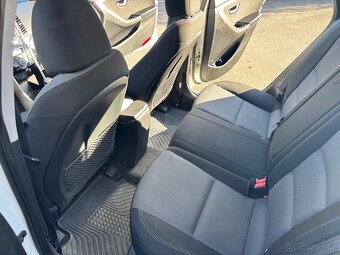 Hyundai i30 2015, 1.6 CRDi - 12