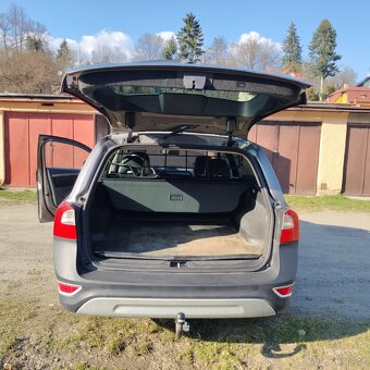 Volvo XC 70 AWD LEVNĚ - 12