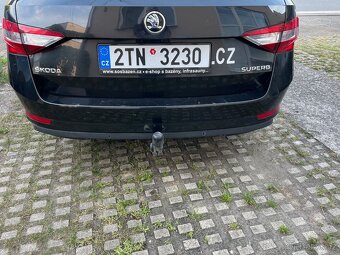 Škoda Superb 2,0 TDI DSG r.v. 2016 combi černé, tažné - 12