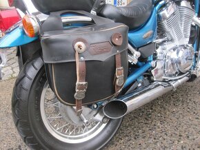 Suzuki VS 800 Intruder s již vystavenou SPZ - 12
