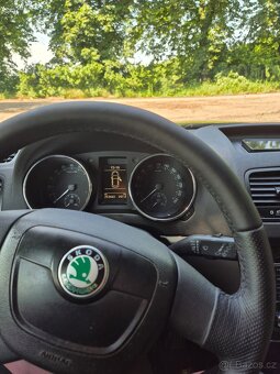 Škoda Yeti 2.0 TDI 4x4 top stav - 12