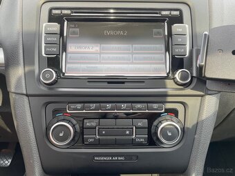 VW Golf VI 1.4 TSi r.v. 2010, serviska, bixenony, alcantara - 12