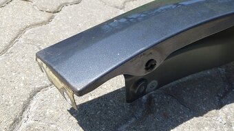 VW TOURAN 1 FACELIFT – BLATNÍK  PRAVÝ PŘEDNÍ ŠEDÝ - 12