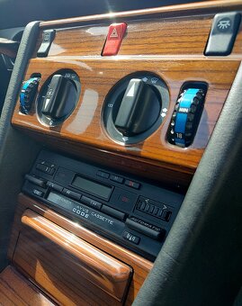 Mercedes Benz 200E (W124) - 12