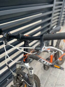 Prodám MTB dětské kolo Felt Q20S černá, 7 rychlostí - 12