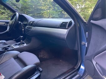 BMW e46 325i touring - 12