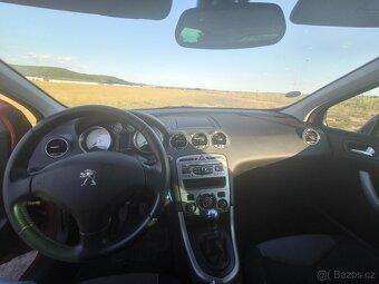 Peugeot 308 SW 1,6 e-HDi 82kW, 2012, první maj., nové v ČR - 12