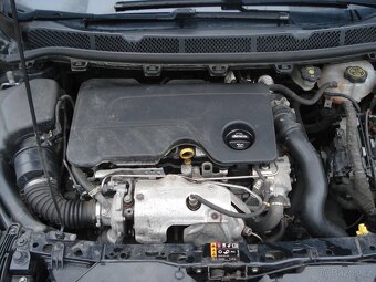 Opel Astra Kombi 1.6 CDTI,ČR,SERVISKA,NOVÁ STK,MODEL 2018 - 12