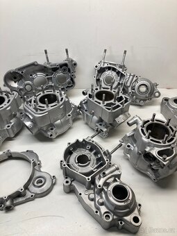 Piskovani/čištění hliníkových dílů auto/moto - 12