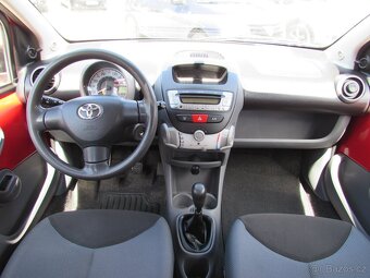 Toyota Aygo 1.0i 50kW, Servisní kniha, nová STK, Klima - 12