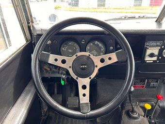 Prodám Land Rover 109 Series III - 12