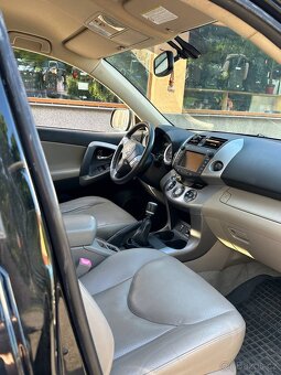 Toyota RAV 4 - 12