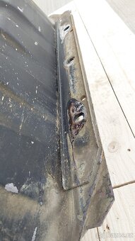 Nissan Patrol Y61 -  Nádrž paliva Wagoon - 12