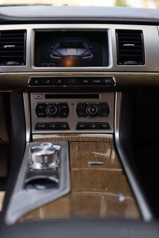 Jaguar XF 2.2 Diesel - 12