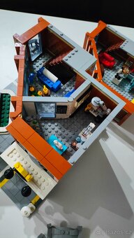 Lego 10264 - Corner garage - 12