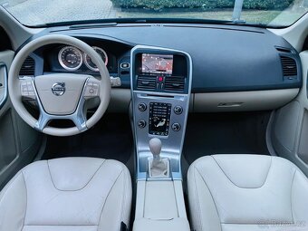 Volvo XC60 2.4 D5 4x4 5VÁLEC MANUÁL VÝHŘEV KAMERA TAŽNÉ - 12