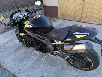 TRIUMPH Speed Triple RS 1050 - 12