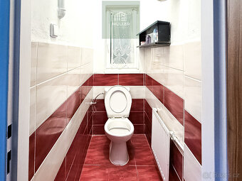 Pronájem domu po rekonstrukci – 4 parkovací místa, přístřeše - 12