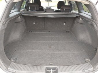 Hyundai i30 1.6crdi - 12