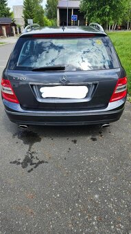 Mercedes Benz W204 C300 V6 - 12