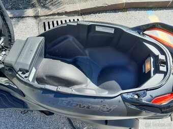 Piaggio Beverly 300 HPE, 2023, 6000km, TOP stav - 12
