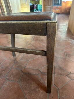 Set starožitného nábytku a hodiny pendlovky Suchý - 12