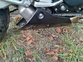 Suzuki gsr 600 - 12