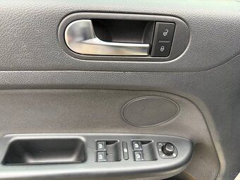 Volkswagen Golf Plus 1.6 TDI 2009 manuál - 12