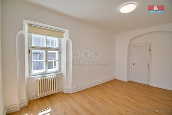 Pronájem bytu 3+1, 90 m², Valašské Meziříčí, ul. Náměstí - 12